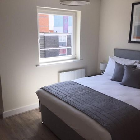 House Of Fisher- Solstice House Apartments Farnborough  Bagian luar foto