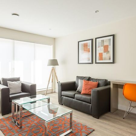 House Of Fisher- Solstice House Apartments Farnborough  Bagian luar foto