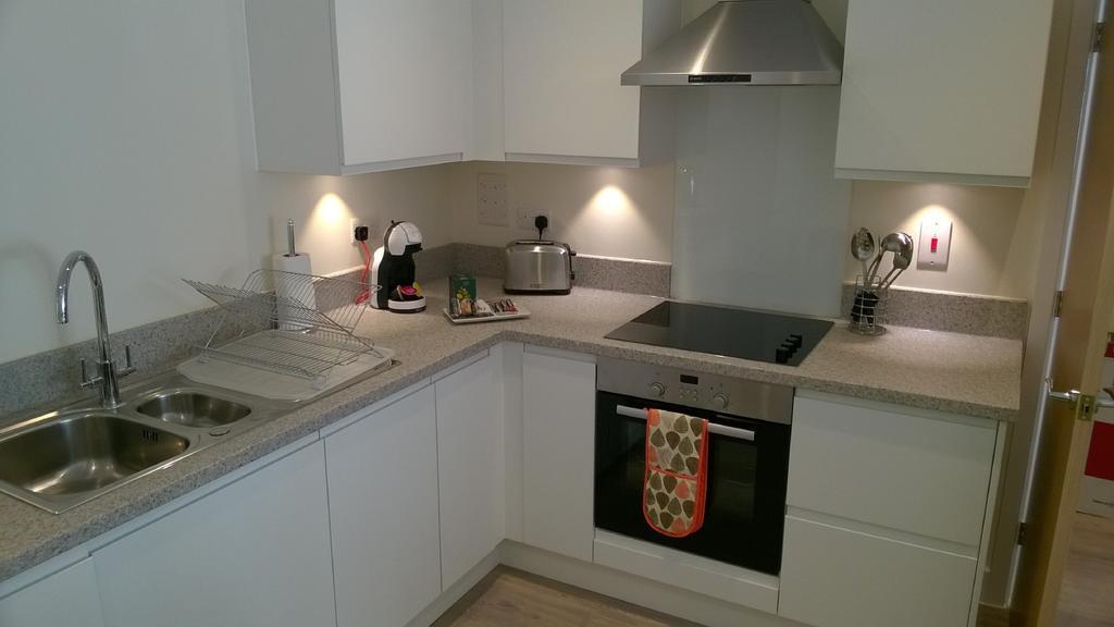 House Of Fisher- Solstice House Apartments Farnborough  Bagian luar foto