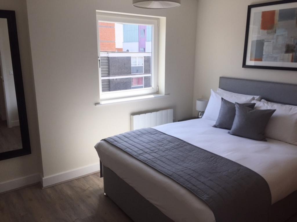 House Of Fisher- Solstice House Apartments Farnborough  Bagian luar foto