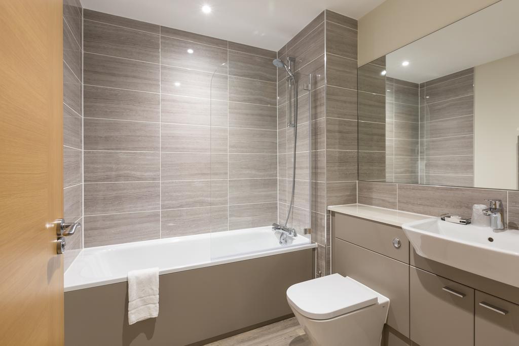 House Of Fisher- Solstice House Apartments Farnborough  Bagian luar foto