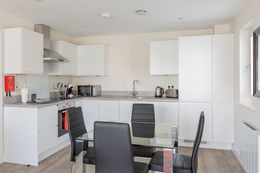 House Of Fisher- Solstice House Apartments Farnborough  Bagian luar foto