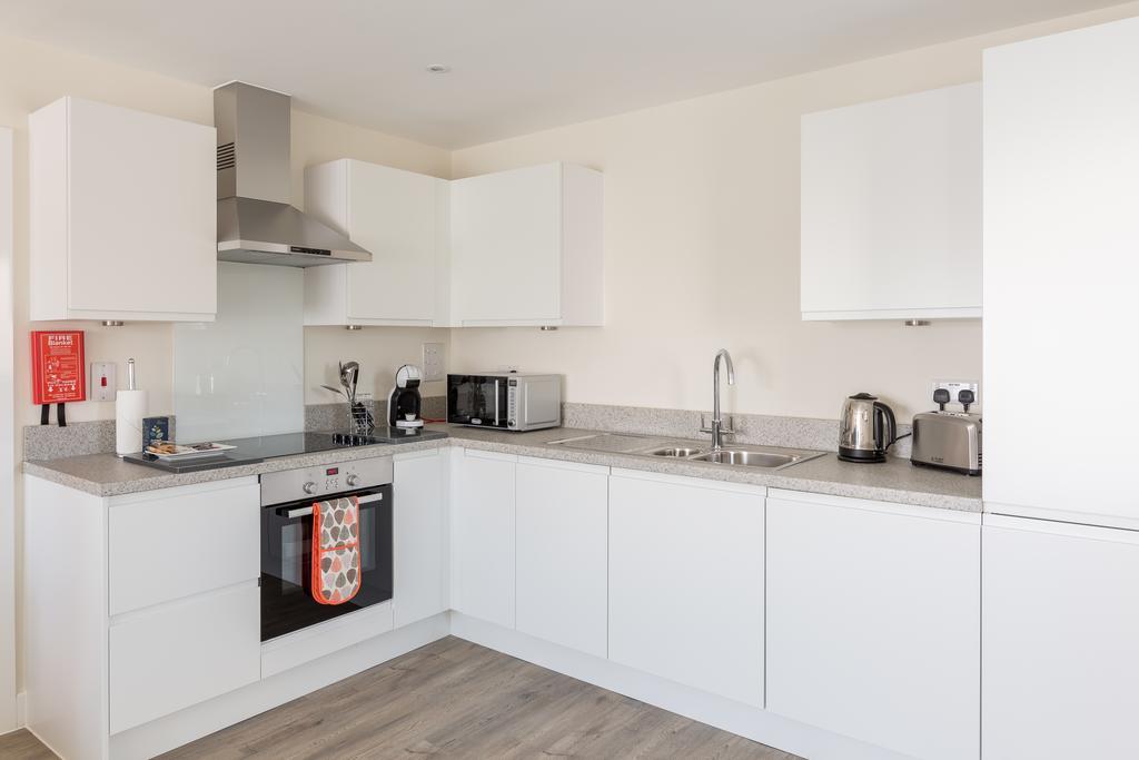 House Of Fisher- Solstice House Apartments Farnborough  Bagian luar foto